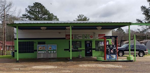 2011 Monticello St, Hazlehurst, MS 39083